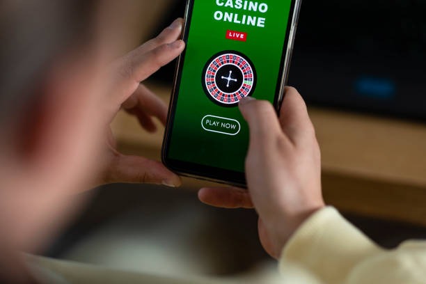 66d mobile app showing UFC fight card and live roulette table in split-screen layout